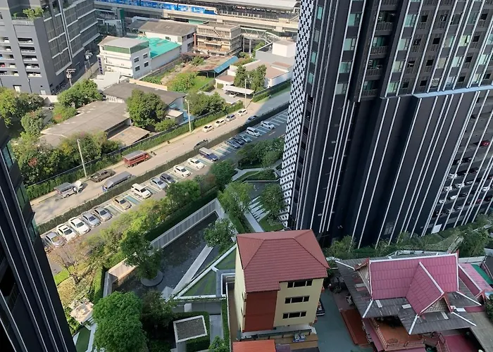 Apartment 2 Bed 2 Bath Steps To Bts&mrt