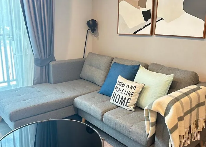 Apartment 2 Bed 2 Bath Steps To Bts&mrt