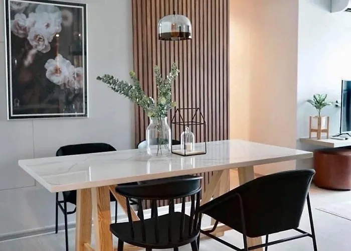 2 Bed 2 Bath Steps To Bts&mrt Apartment *