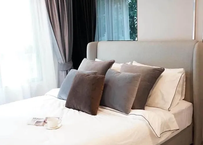 2 Bed 2 Bath Steps To Bts&mrt * Bangkok