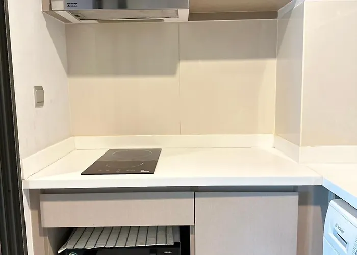 2 Bed 2 Bath Steps To Bts&mrt *